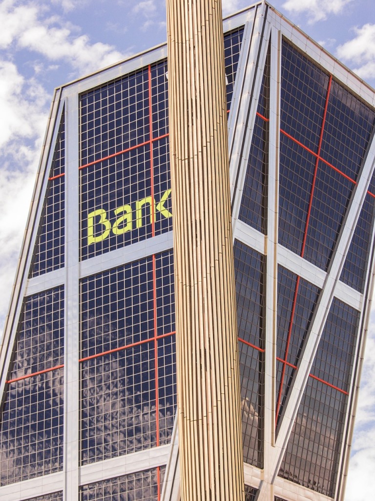 bank-102350_1280