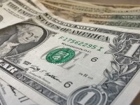 Wie kann man in den US-Dollar investieren?