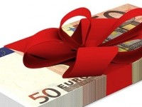 Weihnachtsgeld: Sparen, investieren oder ausgeben?