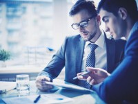 Wie wirken sich politische Ereignisse (z.B. Wahlen) auf die Börse und den DAX aus?
