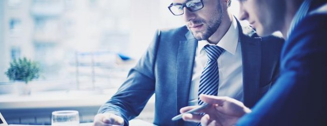 Wie wirken sich politische Ereignisse (z.B. Wahlen) auf die Börse und den DAX aus?